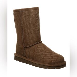BEARPAW Elaina Short Embossed Boots in “Earth”